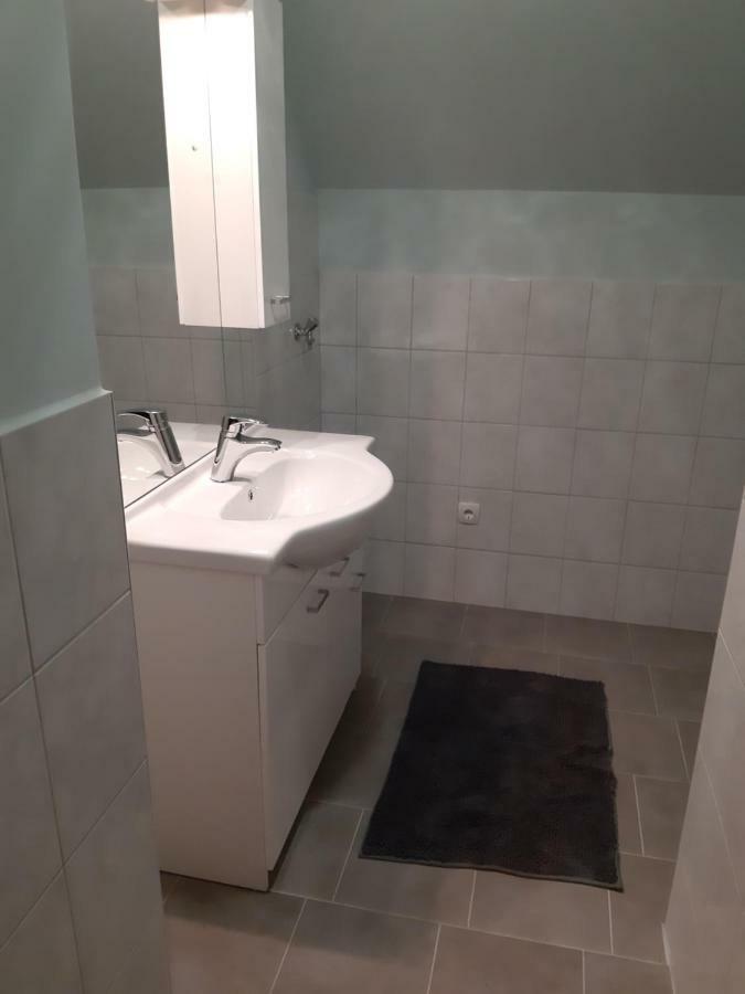 Privatzimmer Roland Hutten Экстерьер фото